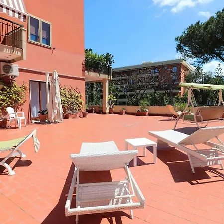 La Terrazza Parco Lauro *