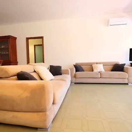 La Terrazza Parco Lauro Apartment