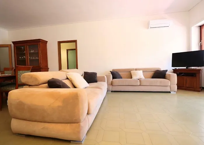 La Terrazza Parco Lauro 公寓